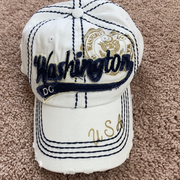 Robin Ruth Accessories - Washington DC Souvenir Baseball Cap